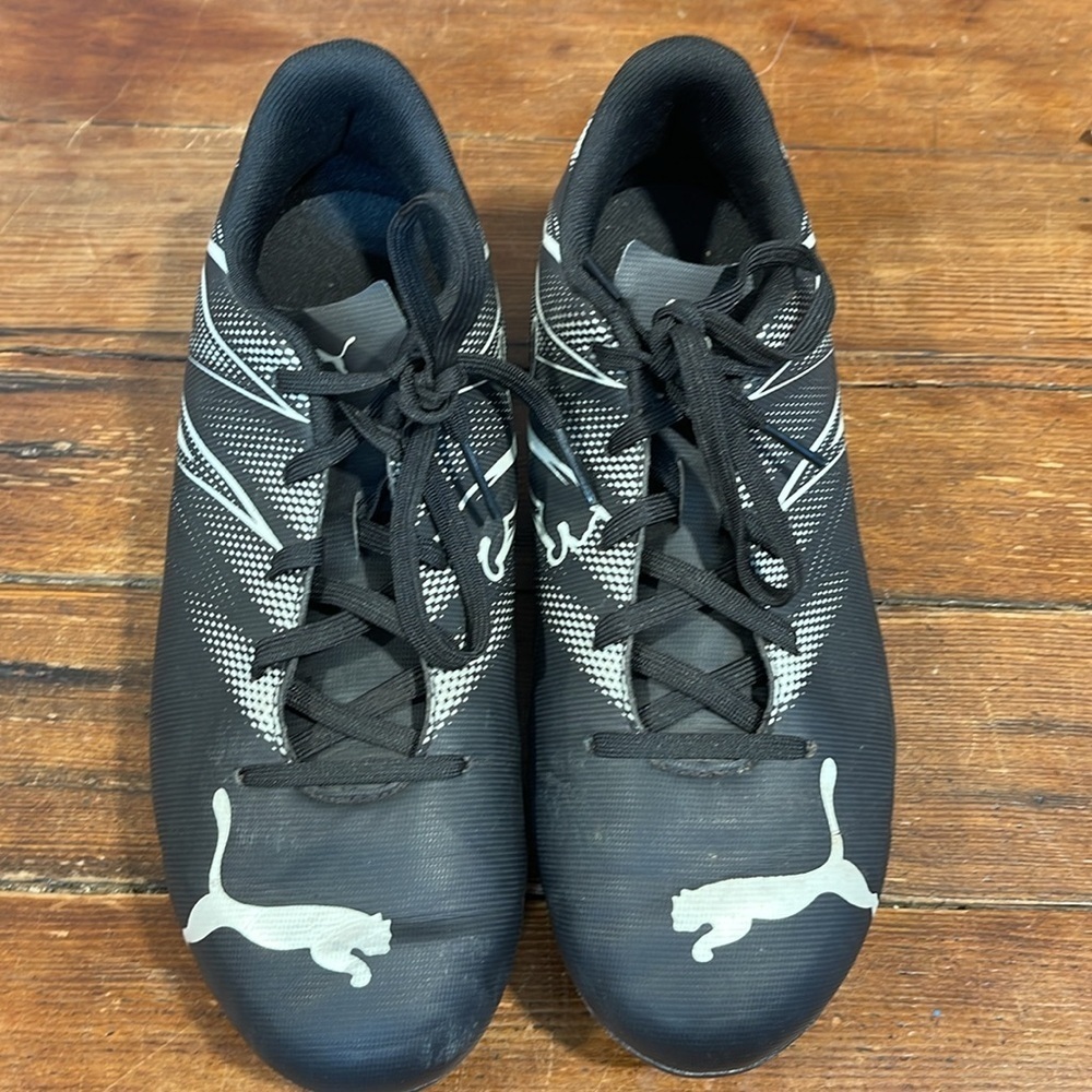 Puma Black and White Soccer Cleats youth 6